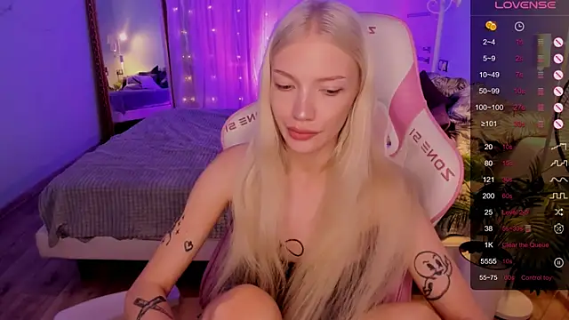 AnyaTaylor_ webcam
