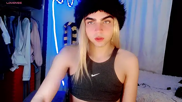 Xyara_lv live cam on StripChat