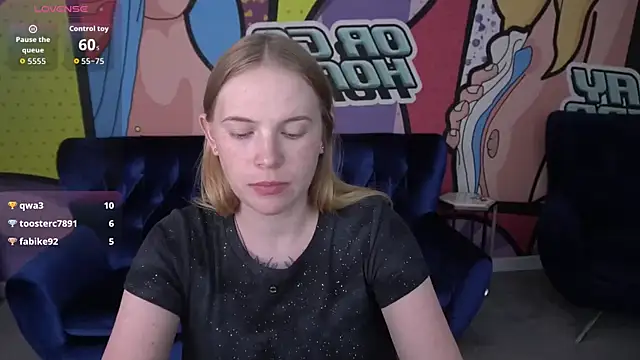 NikkyReyyy live cam on StripChat