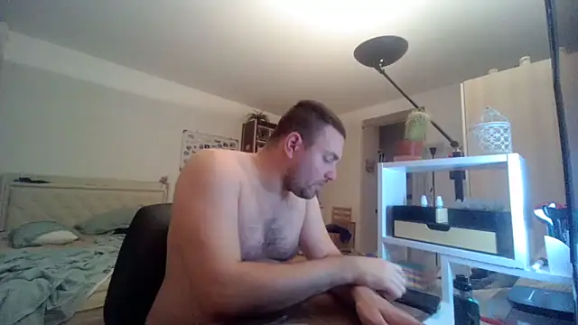 MilitaireDom live cam on StripChat