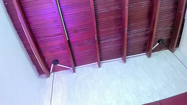 Maya_curvy webcam