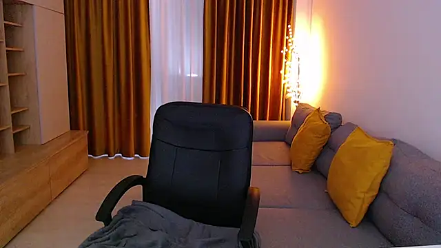 mia_bloomy webcam