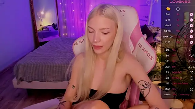 AnyaTaylor_ webcam
