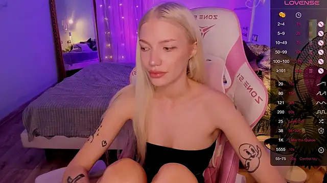 AnyaTaylor_ webcam