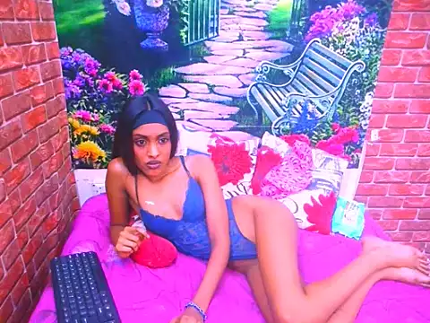 IndianPretty14u2Luv webcam