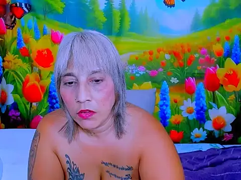 indianroxy webcam