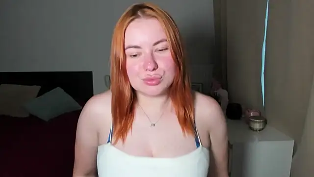 LAYLAxSTAR live cam on StripChat
