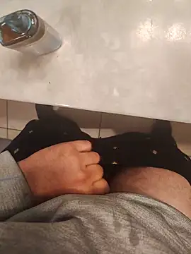 Cummaker69 webcam