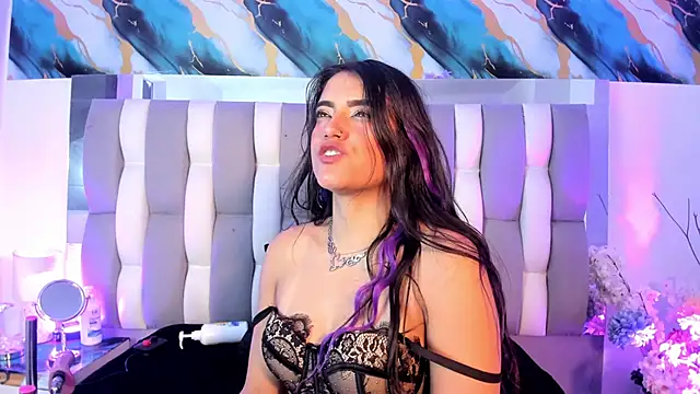IsaDiiaz live cam on StripChat
