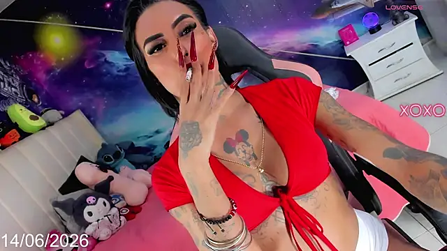 Model: Nella_Dolls