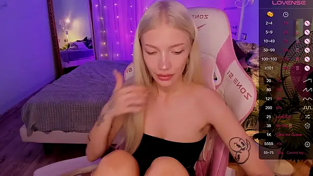 AnyaTaylor_ webcam