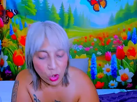 indianroxy webcam