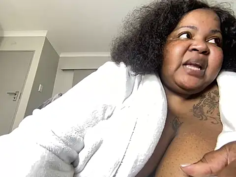 MissLola27 live cam