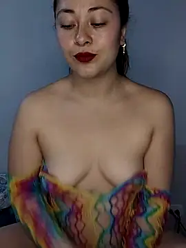 lisbethmoore_ (F young) - Tease my pussy with vibes