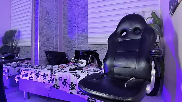 meganblazze (F young) - 🐕 Doggy with sex machine