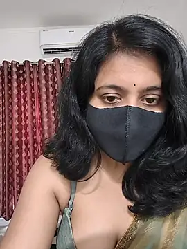 Cute-Maanvi webcam