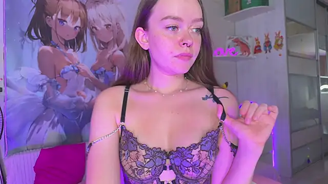 CheekySashaCharm webcam