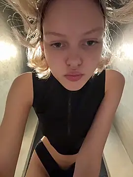 ashleymur (F teen) - masturbation for 10 minutes