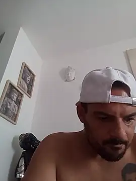 morenitoymorena (Ask my age) - Comer culo ala chica  con  gente  en  ca