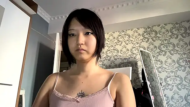 neonami webcam
