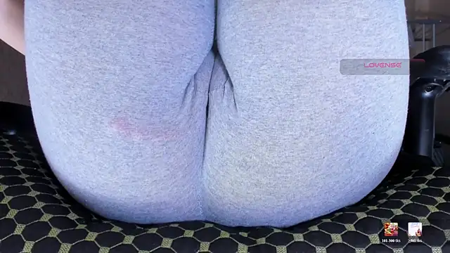 Cameltoe_squirt_inPants webcam