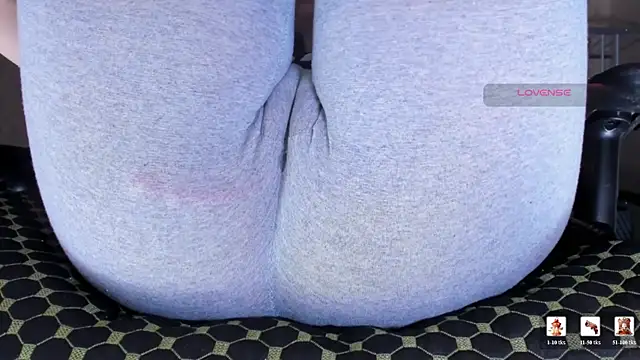 Cameltoe_squirt_inPants webcam