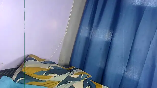 CurvyLara webcam