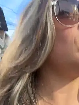 sophie_lopez1 (F milf) - Show titis in the car