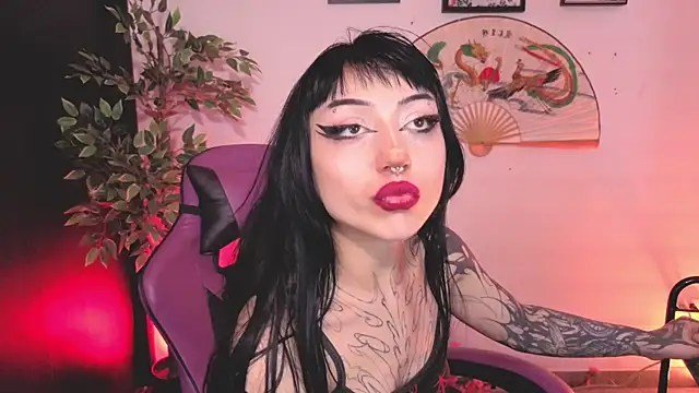 catipetite live cam on StripChat