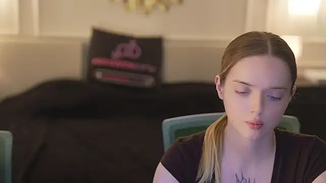 Luna_secretgirl live cam