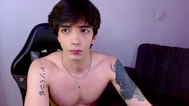 H3ll_B0I webcam