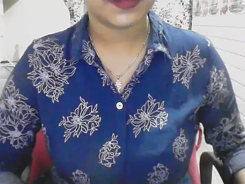 LovingPihu webcam