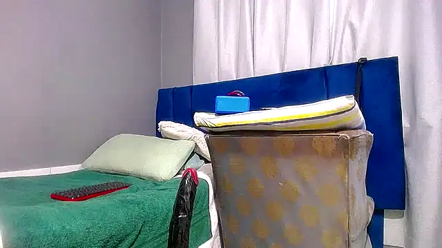 Lelety79 webcam