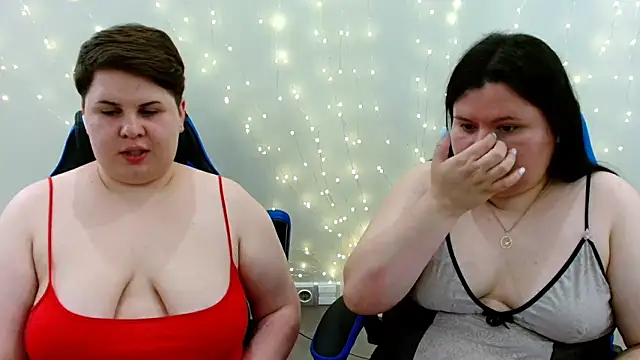 BeckyAndHellen webcam
