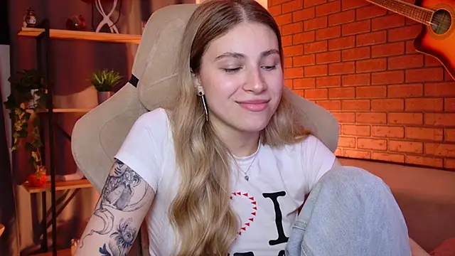 EllieCutes webcam