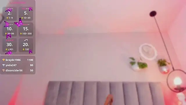 Tina_curly webcam
