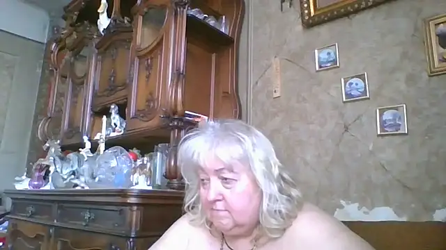 Lala-Love56 webcam