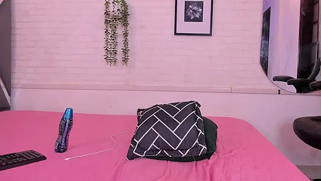 ariel_creamy20 webcam