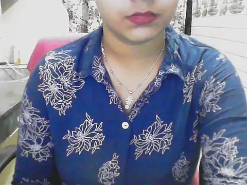 LovingPihu webcam