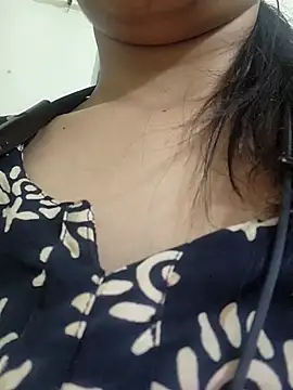 CuteSarikaLIVE webcam