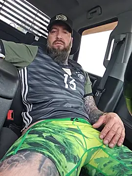 Beardedtattood live cam
