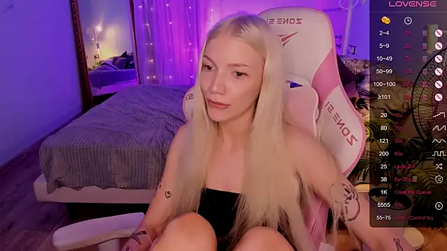 AnyaTaylor_ webcam