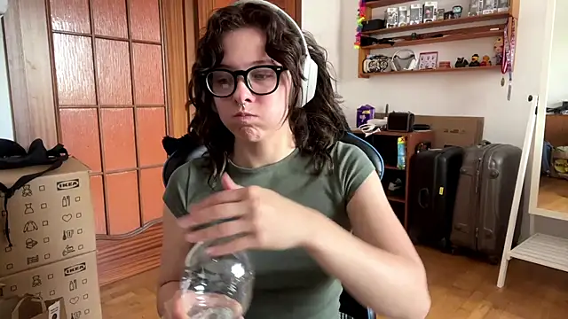 PillowPeachX webcam