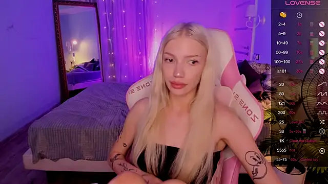 AnyaTaylor_ webcam