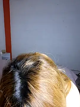 MiaColucci18 webcam