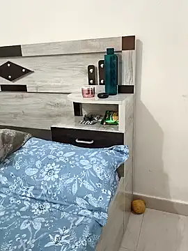 HeartlessGirl live cam on StripChat