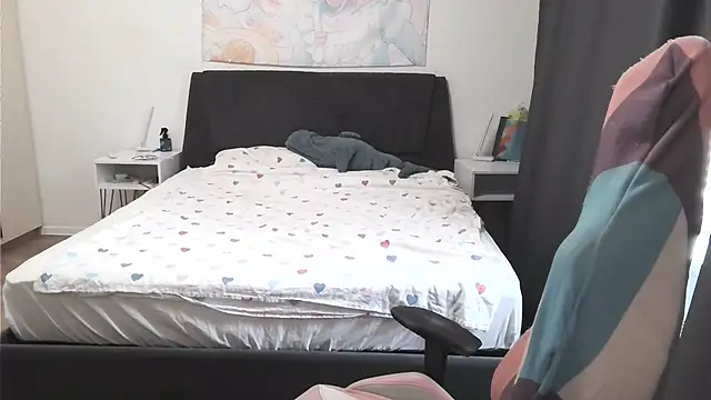 LunarMia webcam
