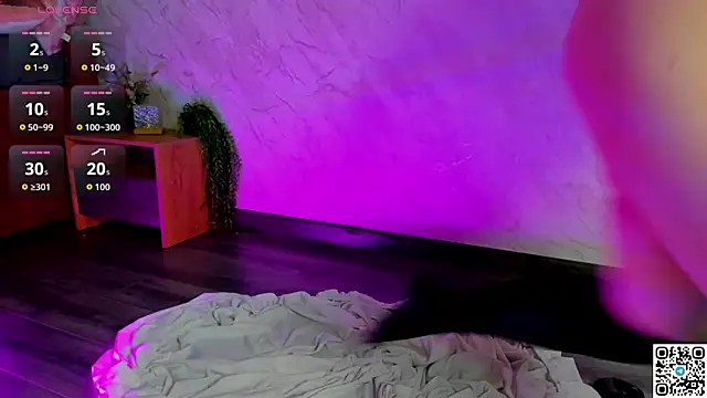 Lilli_Cass live cam on StripChat