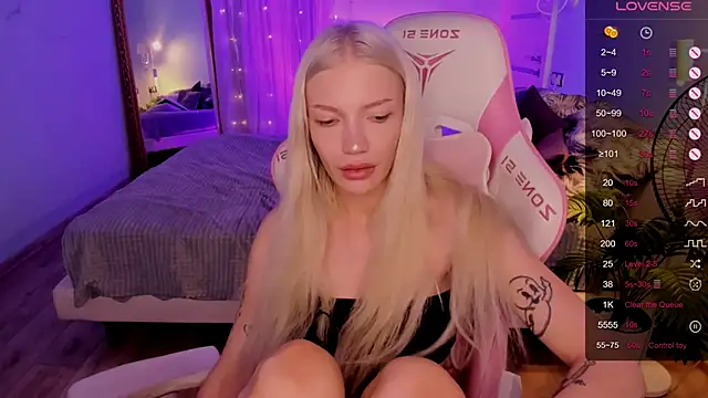 AnyaTaylor_ webcam