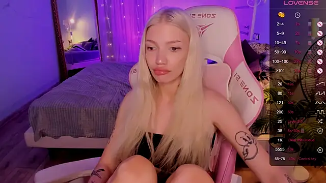 AnyaTaylor_ webcam